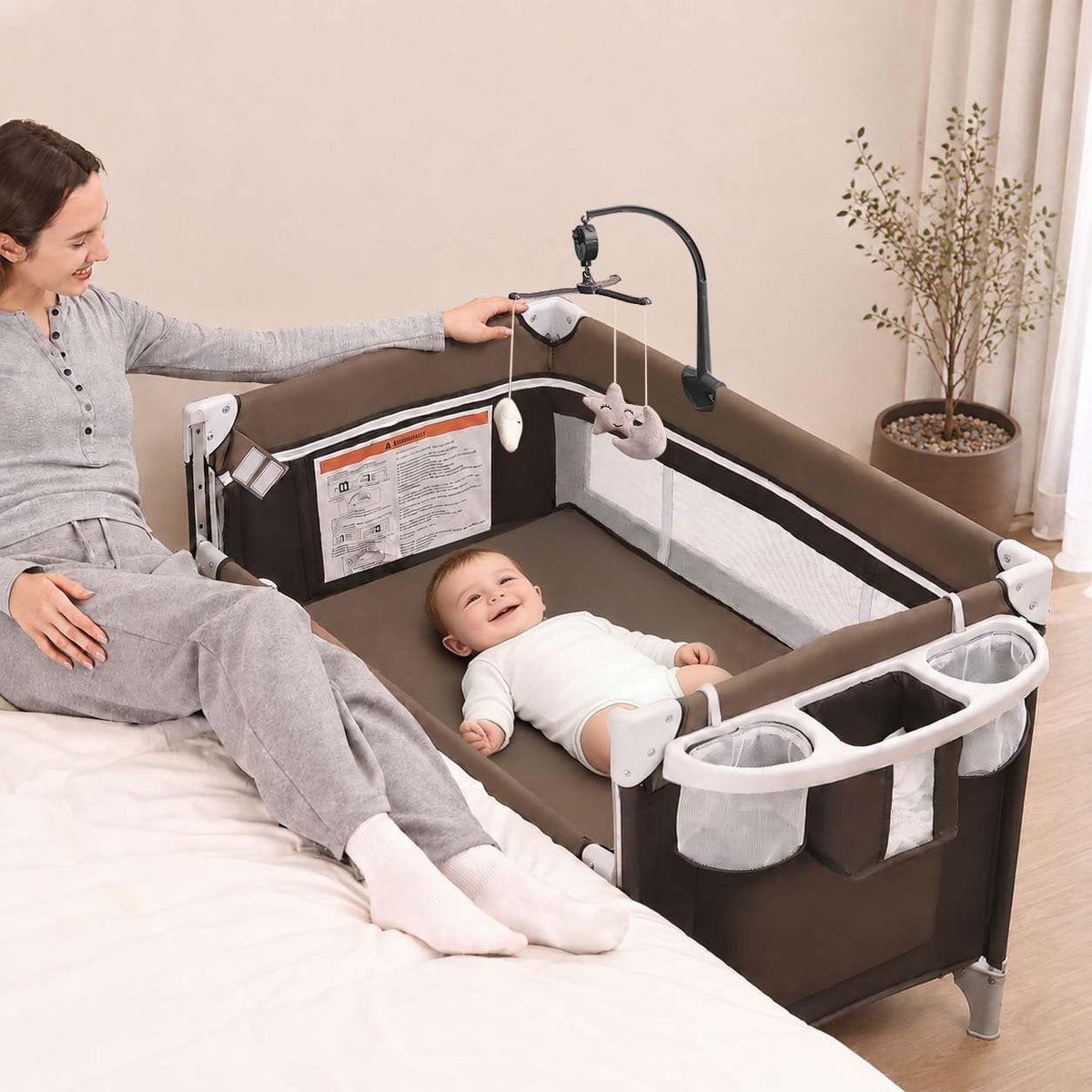 5-in-1 Baby Bassinet Bedside Sleeper J81617